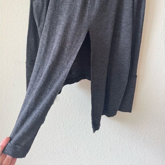 Free People We The Free Gray Turtleneck Split Back Long Sleeve Top Size M Boho - Picture 4 of 6